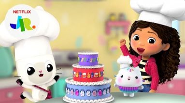 Cakey’s Bakery Cute Cake Baking 🎂 Gabby’s Dollhouse | Netflix Jr