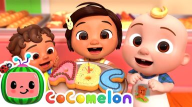 Spanish ABC's Song | CoComelon Nursery Rhymes & Kids Songs