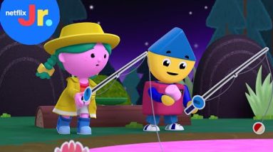 Fishing for Pink Marshmallows 🎣 Charlie's Colorforms City | Netflix Jr